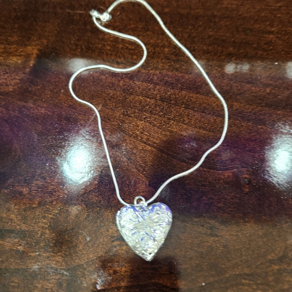 Jewelry - Silver Heart Pendant Necklace